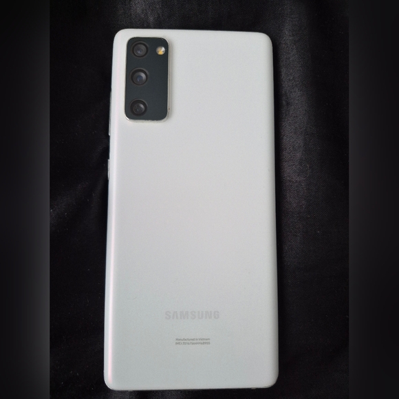 Samsung Galaxy S20 FE Unlocked From AT&T Black Smartphone with Case Included - Picture 5 of 5